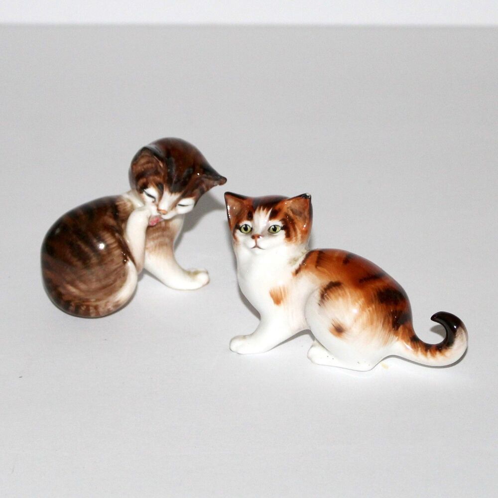2 Royal Doulton Cat Figurines HN2580 HN2584 bone china England HN2584 HN2580